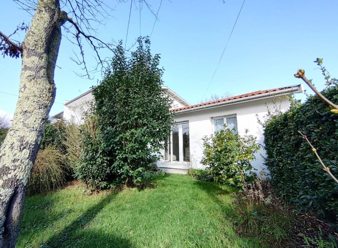 Maison Independante Avec Jardin *